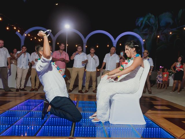 La boda de Orlando y Thania en Bahía de Banderas, Nayarit 105