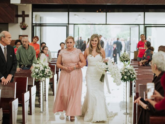 La boda de Carlos y Gaby en Monterrey, Nuevo León 27