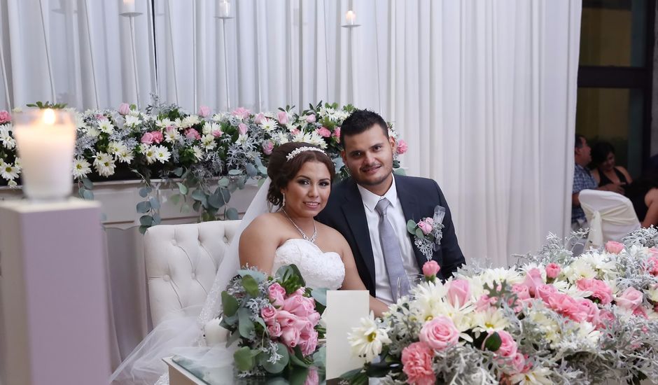 La boda de Carlos y Lulu en Ameca, Jalisco