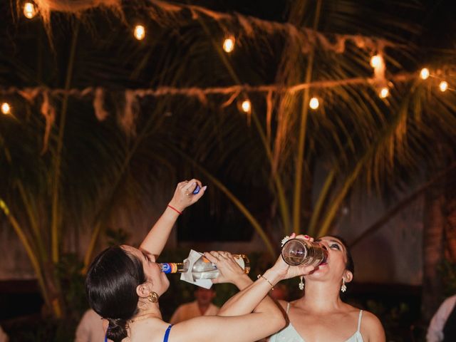 La boda de Rodrigo y Andrea en Telchac Puerto, Yucatán 31