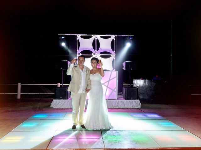 La boda de Alejandro y Adriana en Ixtapa Zihuatanejo, Guerrero 16