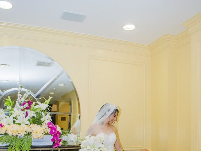 La boda de Carlos y Iveth en Cuauhtémoc, Ciudad de México 14