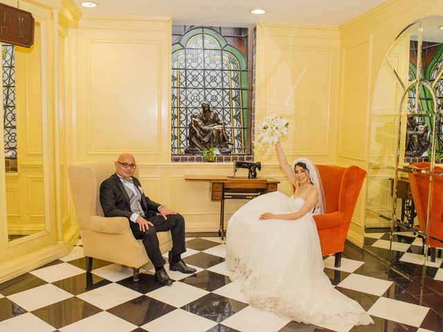 La boda de Carlos y Iveth en Cuauhtémoc, Ciudad de México 15