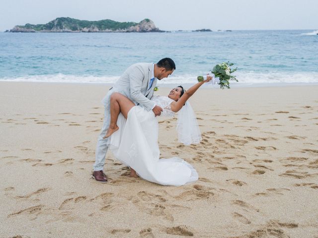 La boda de Eric y Anayeli en Huatulco, Oaxaca 1
