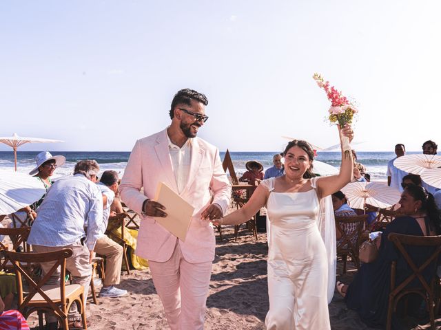 La boda de Anahí y Alex en Puerto Escondido, Oaxaca 1