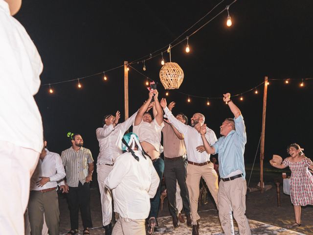 La boda de Anahí y Alex en Puerto Escondido, Oaxaca 34