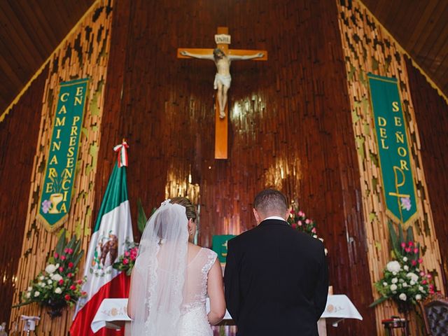 La boda de Carlos y Claudia en Ensenada, Baja California 12