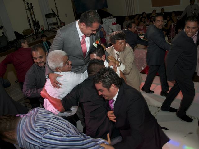 La boda de Eric y Alejandra en Pátzcuaro, Michoacán 21