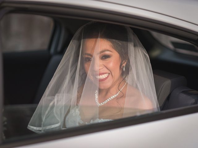 La boda de Juan y Leticia en Morelia, Michoacán 32