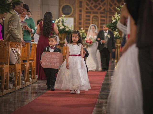 La boda de Juan y Leticia en Morelia, Michoacán 37