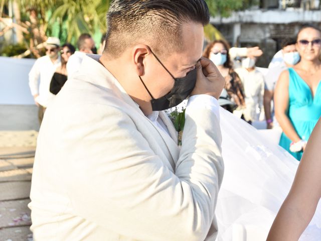 La boda de Eduardo y Montserrat en Acapulco, Guerrero 16