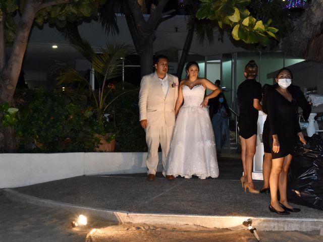 La boda de Eduardo y Montserrat en Acapulco, Guerrero 20
