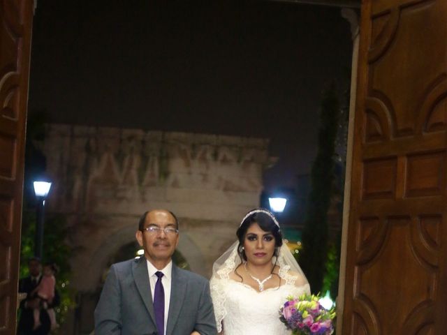 La boda de Roberto Carlos y Alejandra en León, Guanajuato 5