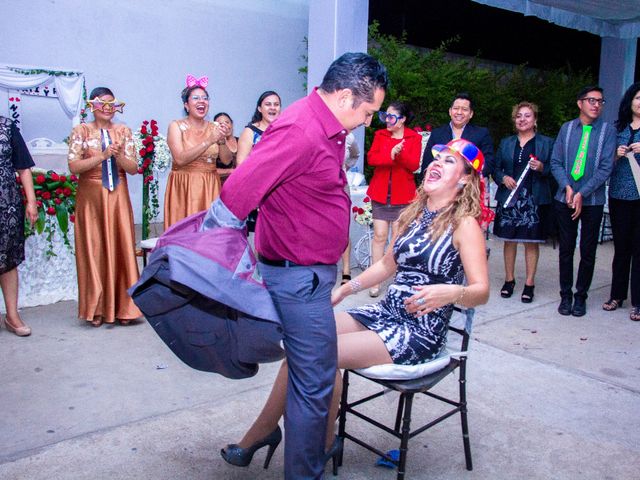 La boda de Roger y Faty en Santa Cruz Xoxocotlán, Oaxaca 23
