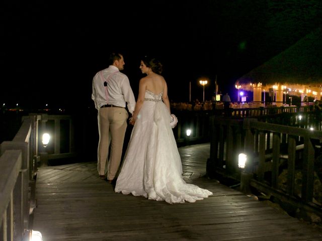 La boda de Oscar y Gabriela en Ixtapa Zihuatanejo, Guerrero 17