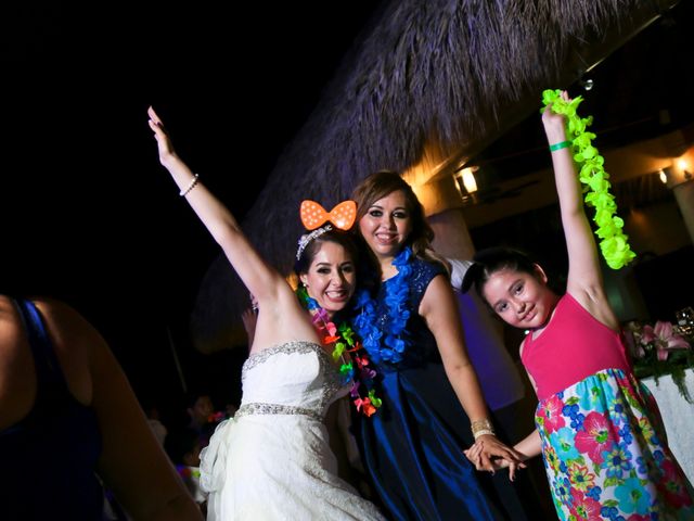 La boda de Oscar y Gabriela en Ixtapa Zihuatanejo, Guerrero 21