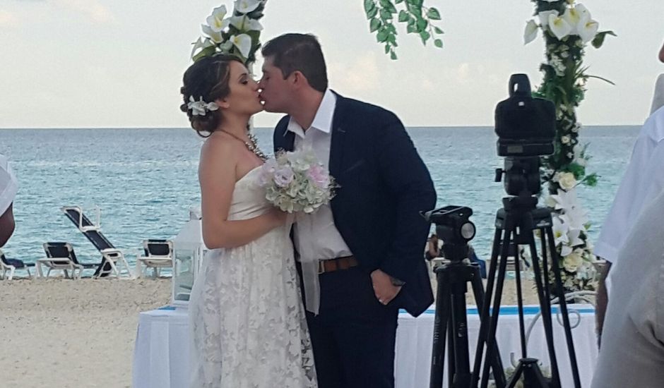 La boda de Javier Molina y Lorena Creado en Monterrey, Nuevo León