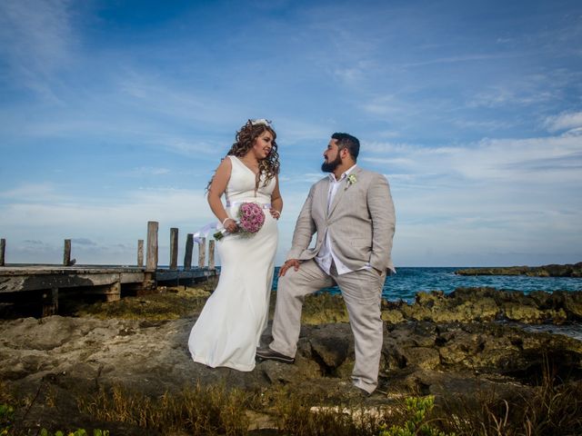 La boda de Hector  y Erika  en Playa del Carmen, Quintana Roo 1