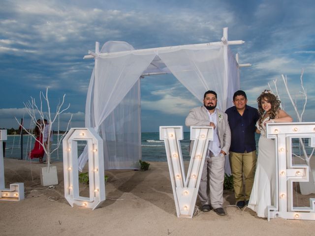 La boda de Hector  y Erika  en Playa del Carmen, Quintana Roo 4