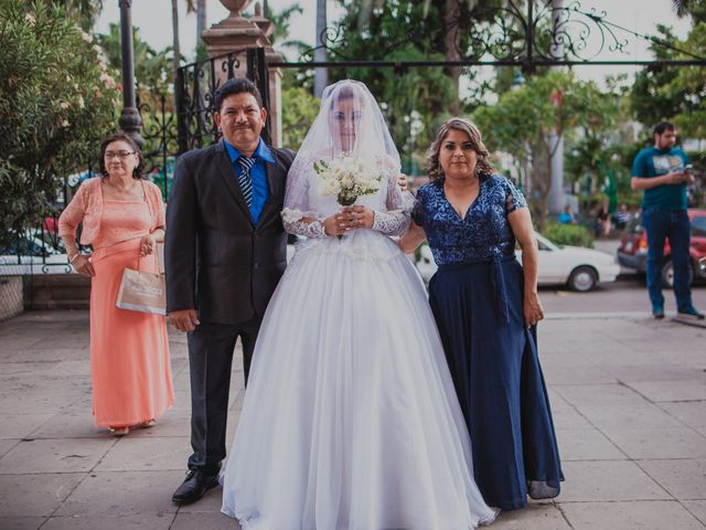 La boda de Carlos y Karla  en Mazatlán, Sinaloa 27