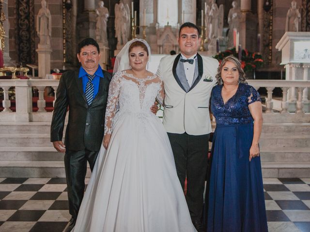 La boda de Carlos y Karla  en Mazatlán, Sinaloa 33