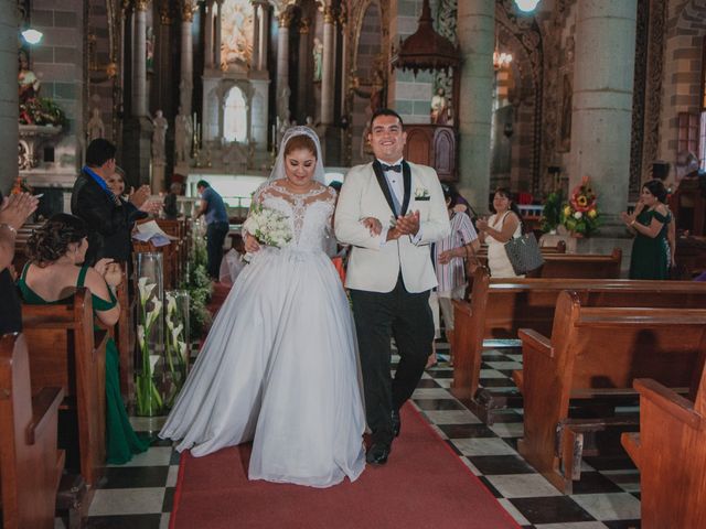 La boda de Carlos y Karla  en Mazatlán, Sinaloa 36