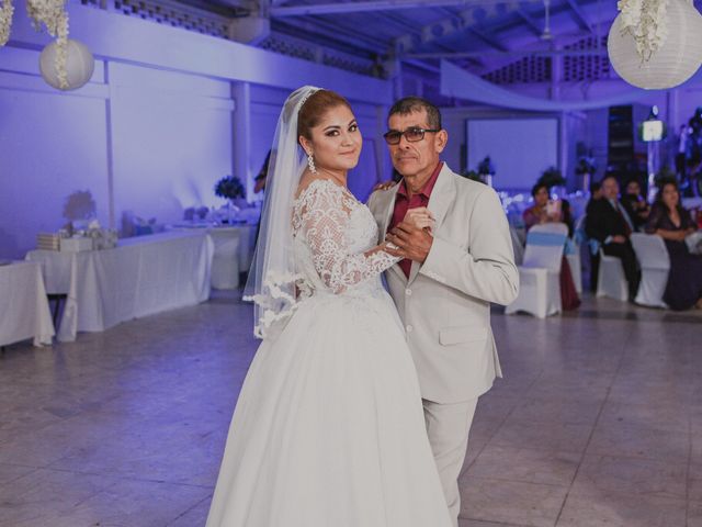 La boda de Carlos y Karla  en Mazatlán, Sinaloa 48