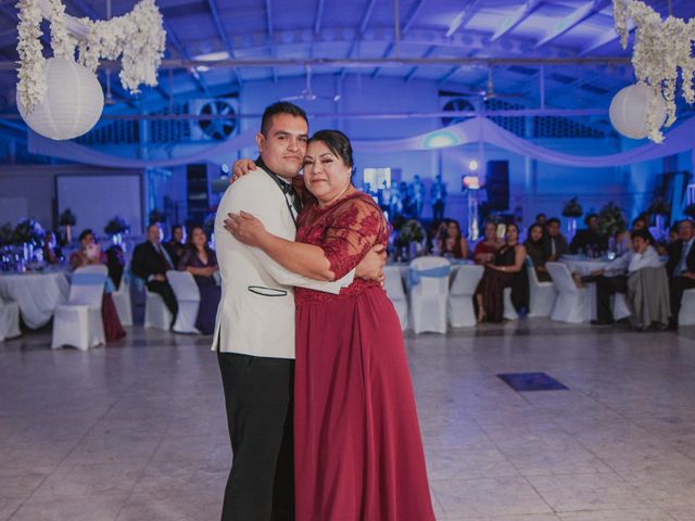 La boda de Carlos y Karla  en Mazatlán, Sinaloa 49