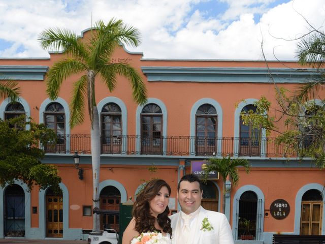 La boda de Mario y Daniela en Mazatlán, Sinaloa 33