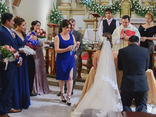 La boda de Adrián y Claudia en Cotija, Michoacán 13