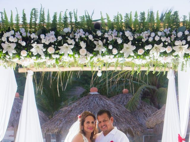 La boda de Mauricio y Irene en Huatulco, Oaxaca 2