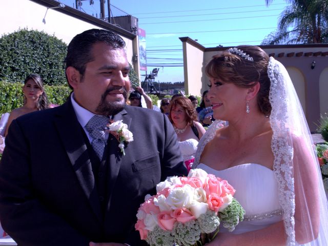 La boda de Carlos y Estrella en Tijuana, Baja California 2
