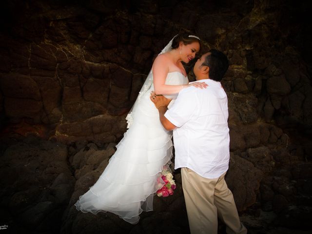 La boda de Carlos y Estrella en Tijuana, Baja California 13