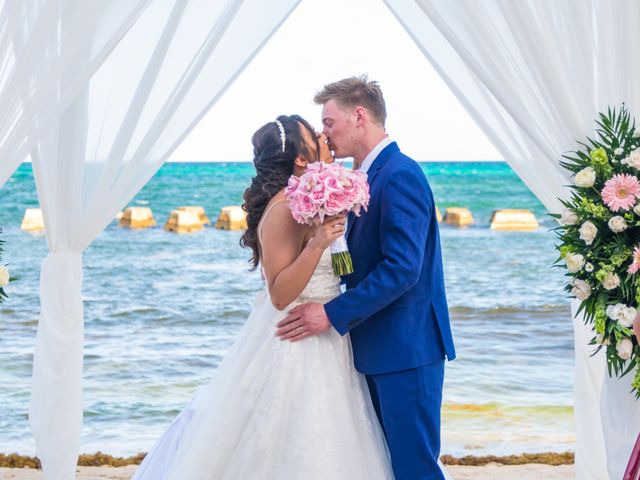 La boda de Hans y Dina en Puerto Morelos, Quintana Roo 23