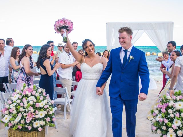 La boda de Hans y Dina en Puerto Morelos, Quintana Roo 24