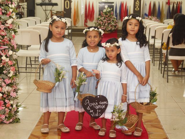 La boda de Misael y Zuri en Comalcalco, Tabasco 17