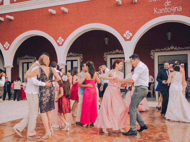 La boda de Manuel y Cindy  en Conkal, Yucatán 4
