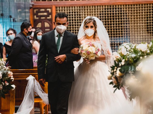 La boda de Adriana y Cristian en Morelia, Michoacán 18