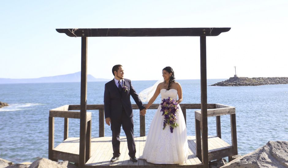 La boda de Carlos  y Ana en Ensenada, Baja California