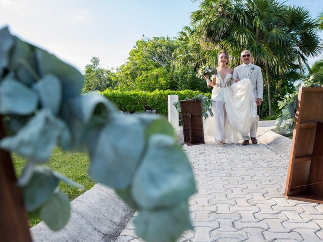 La boda de Israel y Aremi en Playa del Carmen, Quintana Roo 19