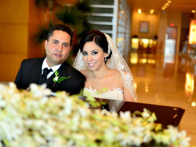 La boda de Abdon y Gloria en Torreón, Coahuila 13