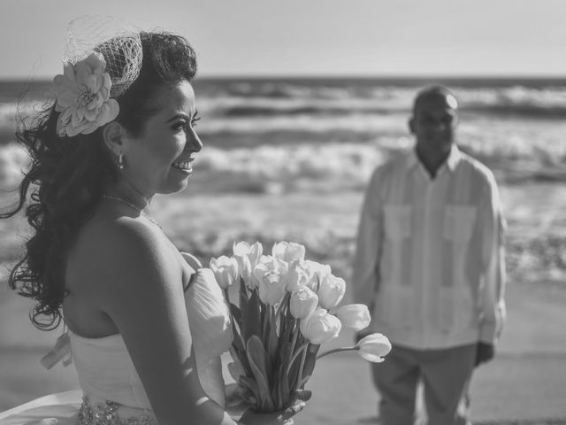 La boda de Roberto y Maru en Acapulco, Guerrero 22