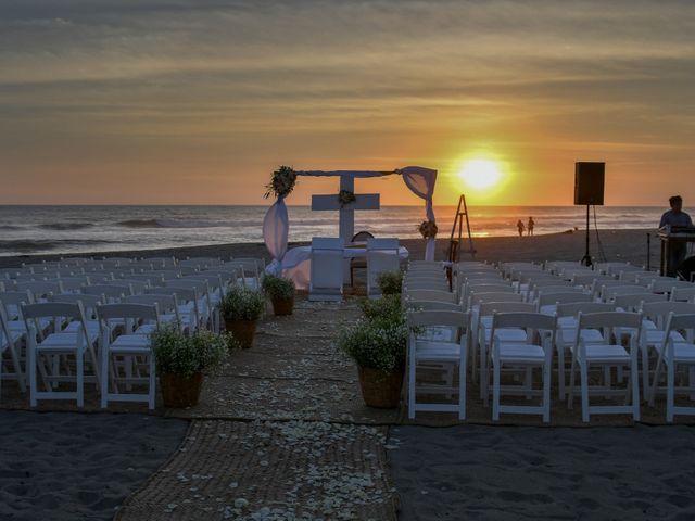 La boda de Roberto y Maru en Acapulco, Guerrero 26