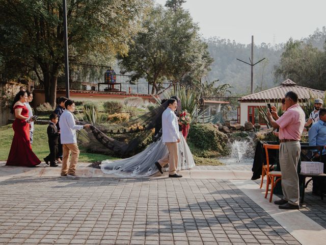 La boda de Luis y Berenice en Xochimilco, Ciudad de México 24