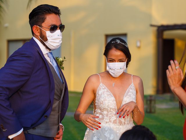 La boda de Augusto y Claudia en Bahía de Banderas, Nayarit 14