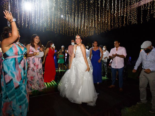 La boda de Augusto y Claudia en Bahía de Banderas, Nayarit 36