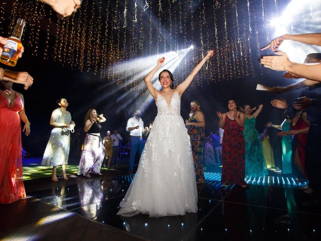 La boda de Augusto y Claudia en Bahía de Banderas, Nayarit 37