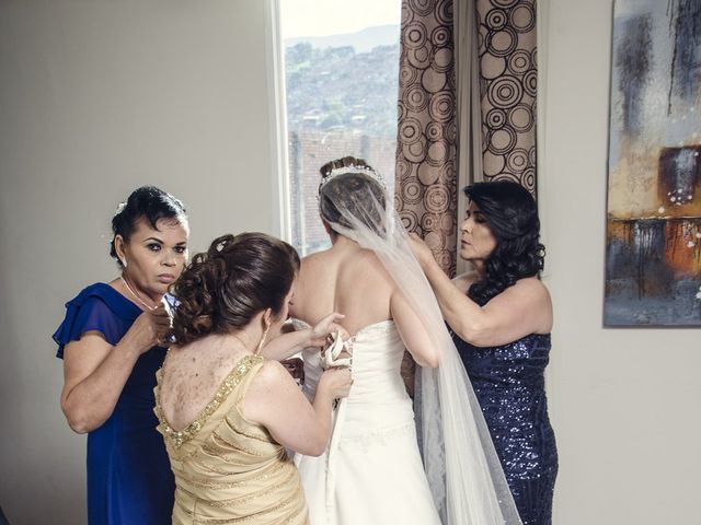 La boda de Gisellys y Franklin en Rosarito, Baja California 21