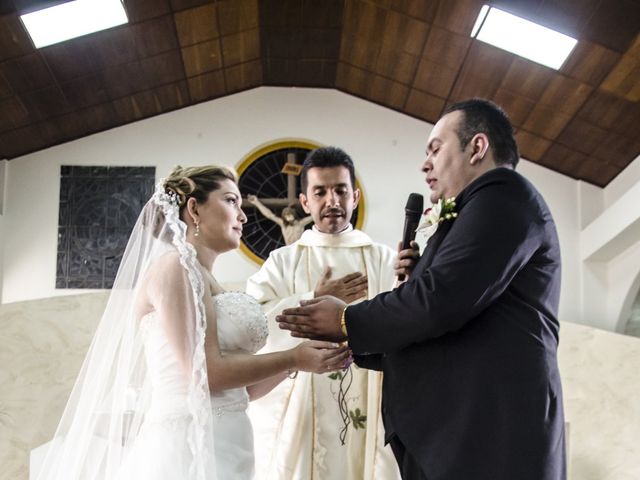 La boda de Gisellys y Franklin en Rosarito, Baja California 35