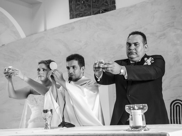 La boda de Gisellys y Franklin en Rosarito, Baja California 37